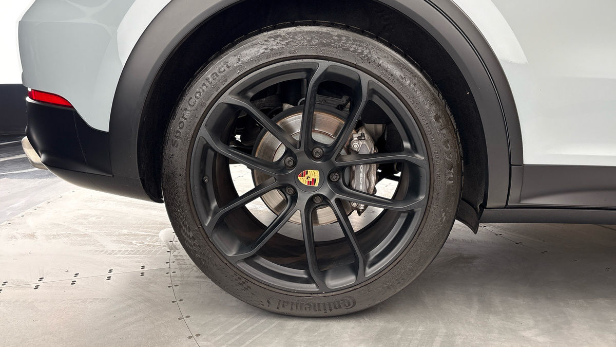 Porsche Cayenne Image 10