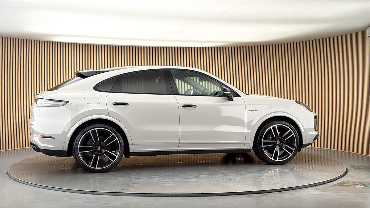 More views of Porsche Cayenne
