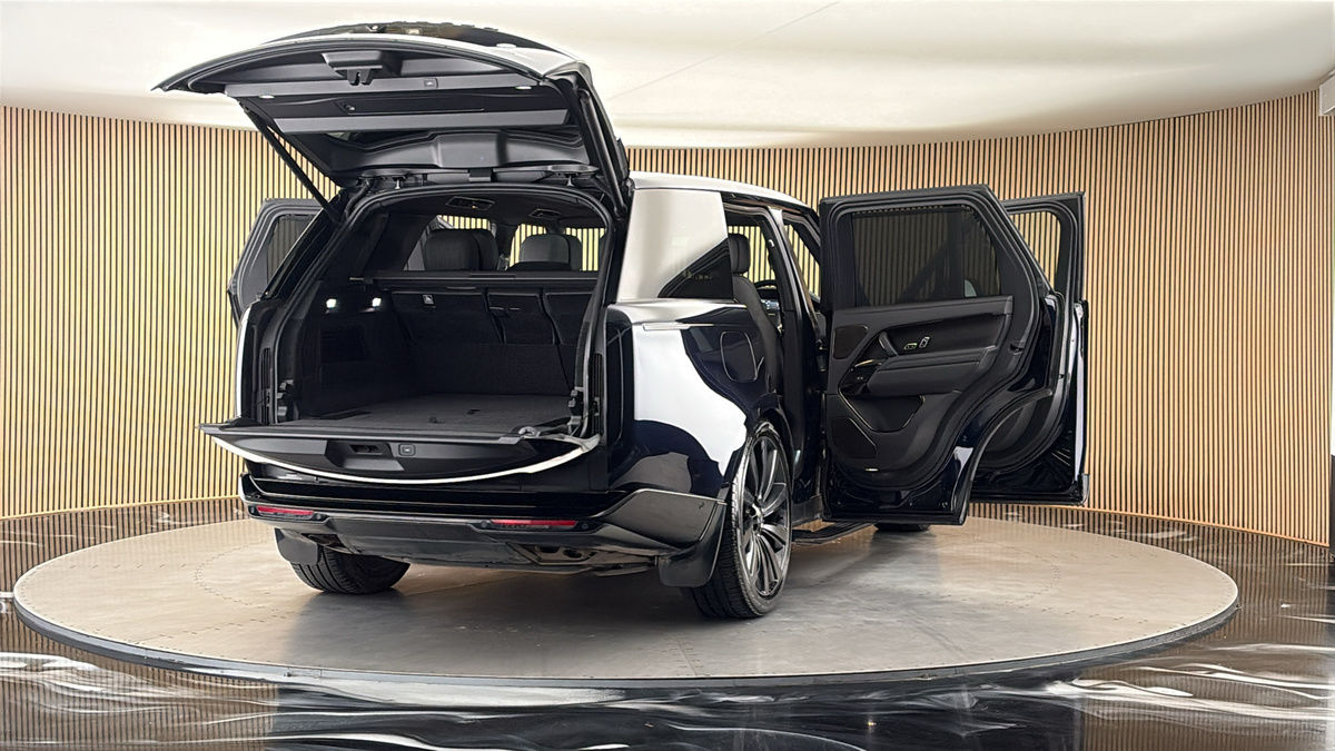 More views of Land Rover Range Rover