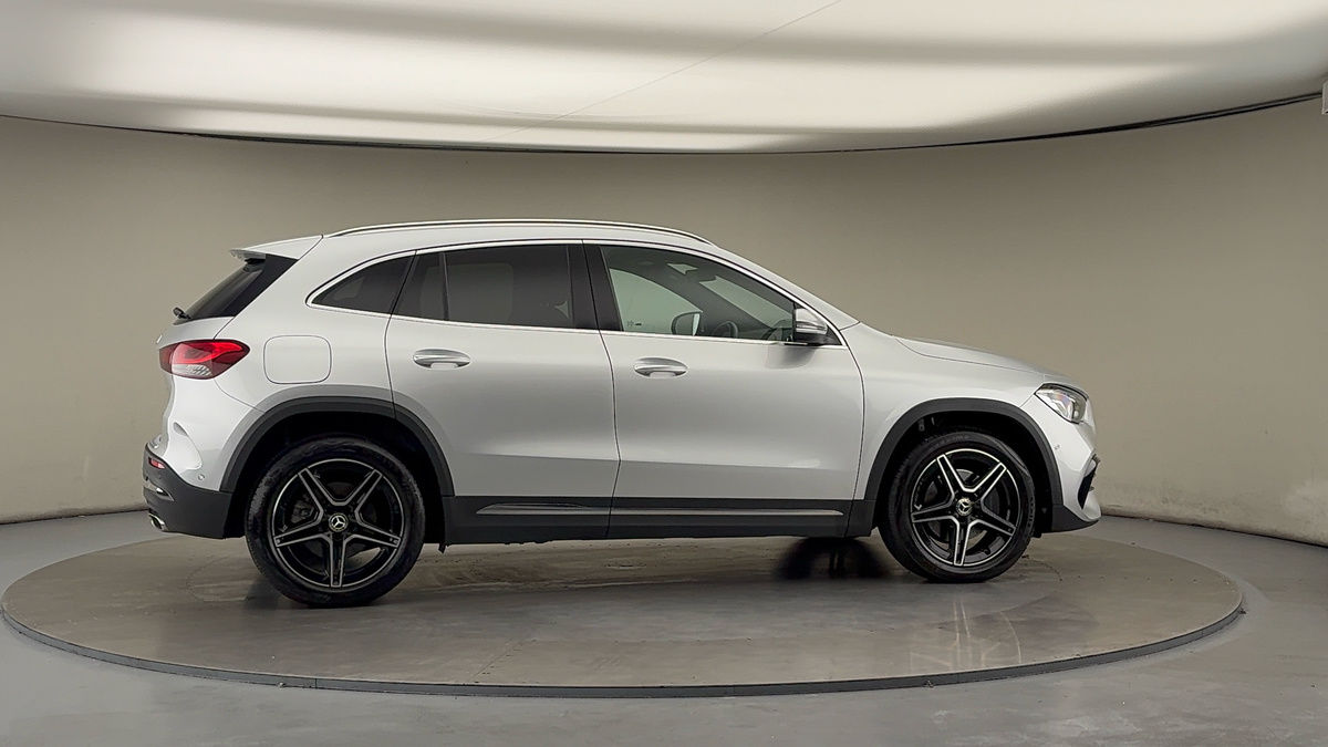 More views of Mercedes-Benz GLA