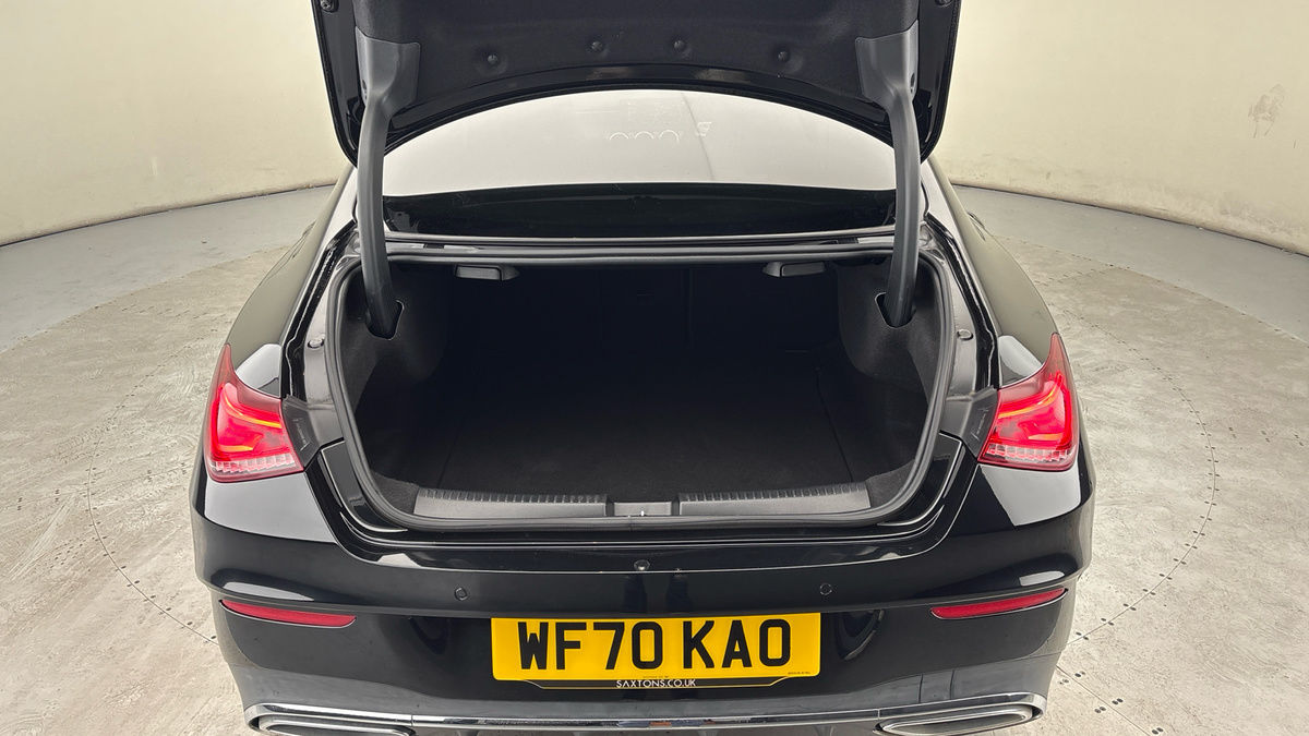 Mercedes-Benz CLA Image 11