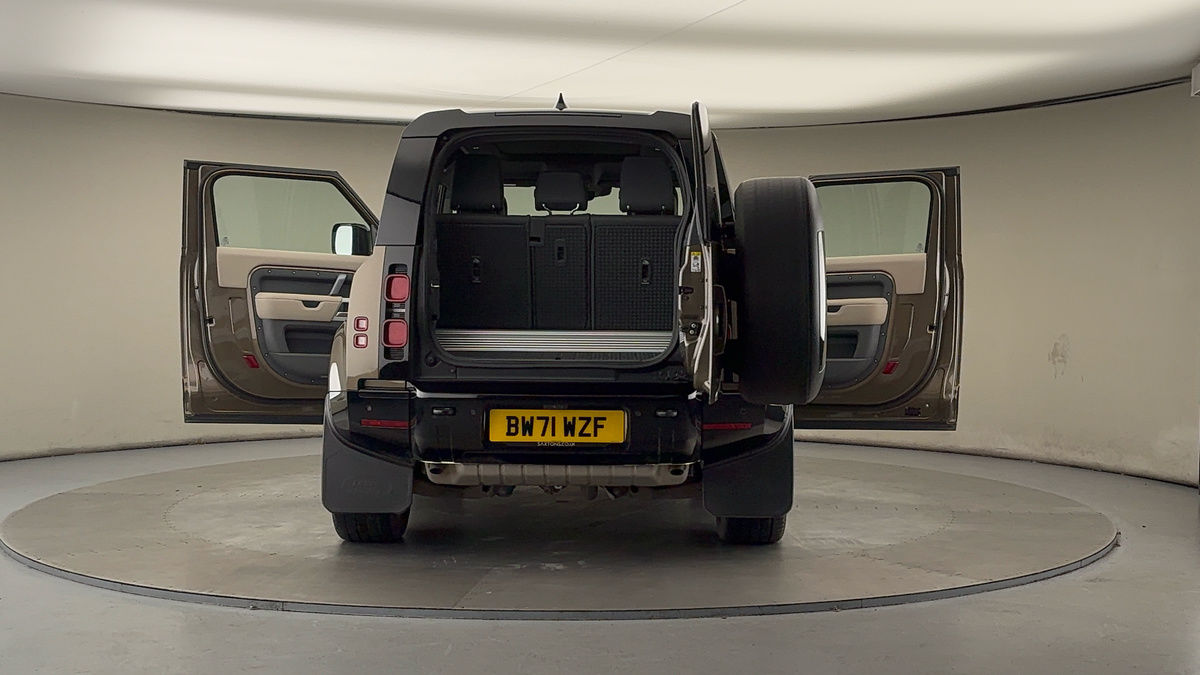 More views of Land Rover Defender 90