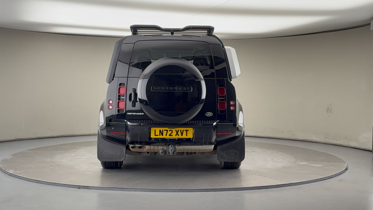 Land Rover Defender 110 Image 4