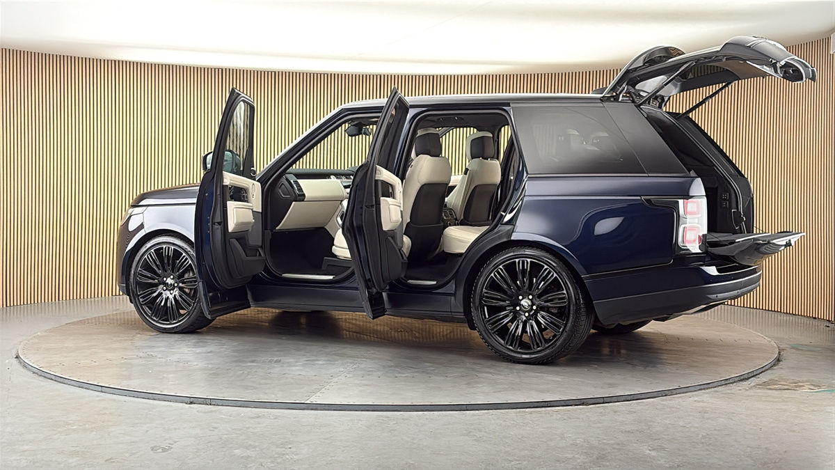 More views of Land Rover Range Rover
