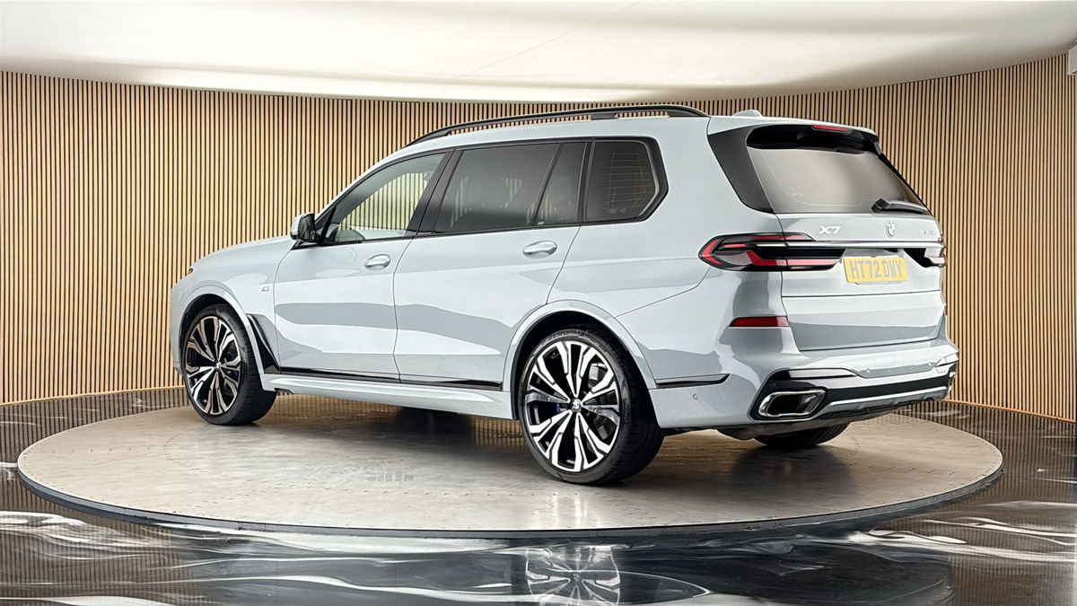 More views of BMW X7