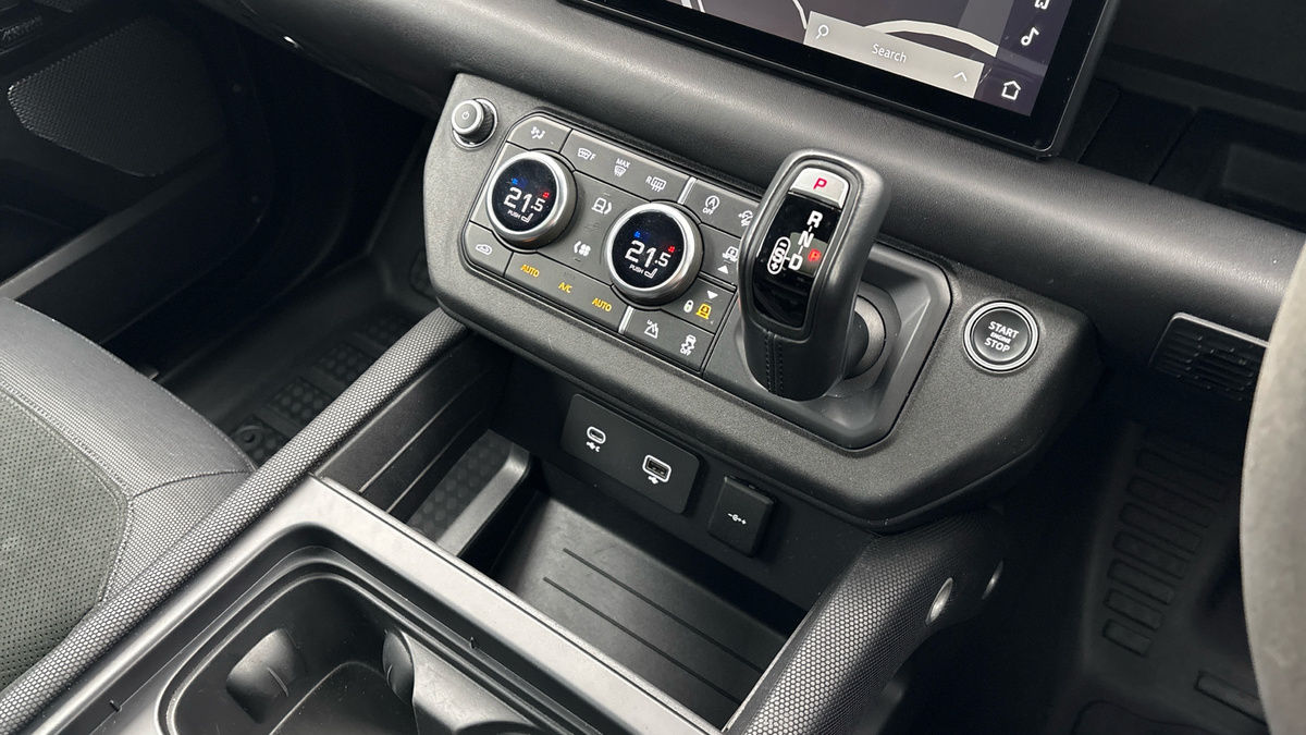 More views of Land Rover Defender 90