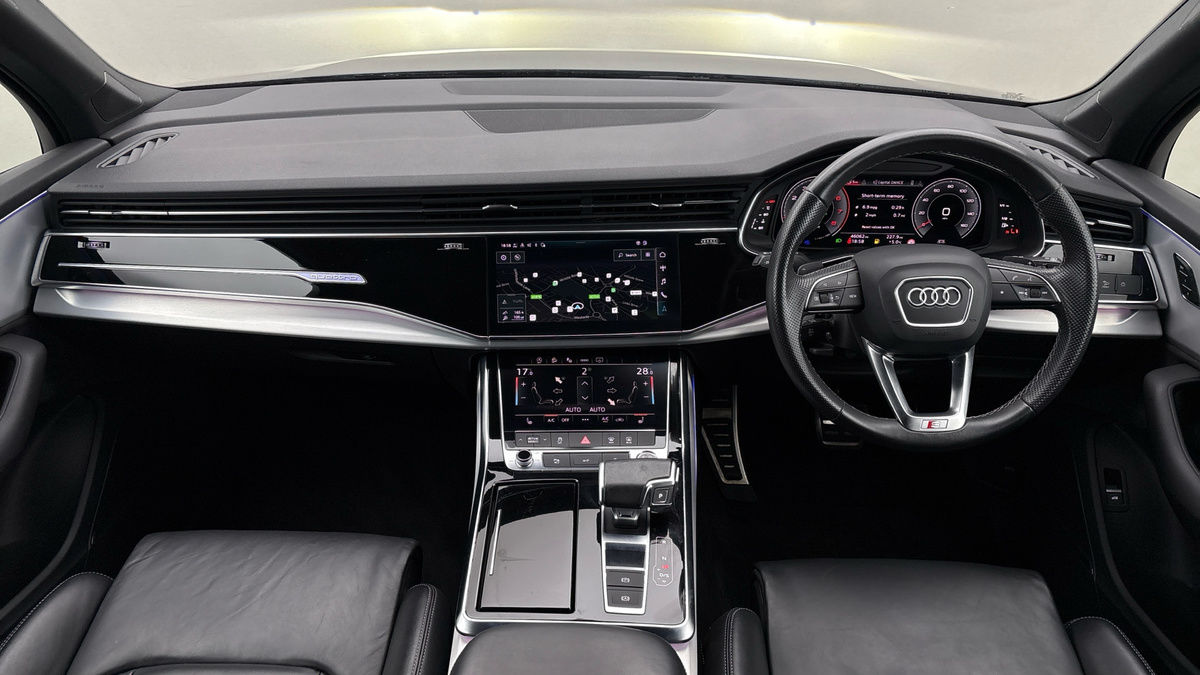Audi Q7 Image 12