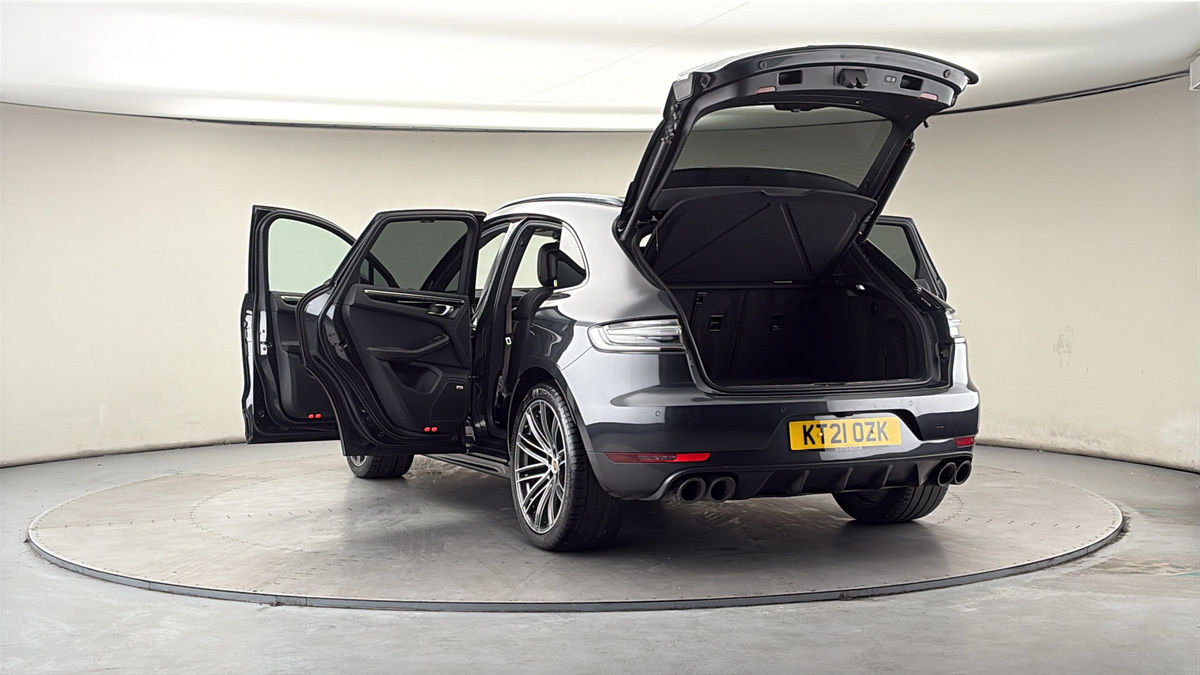 More views of Porsche Macan