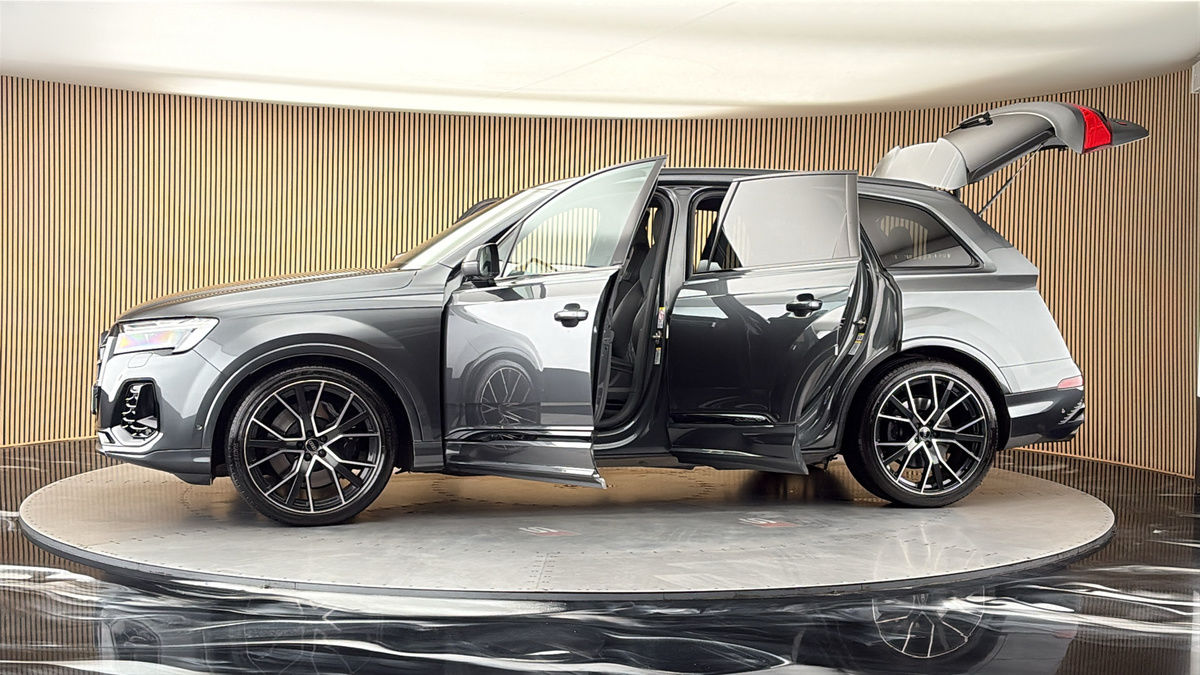 More views of Audi SQ7
