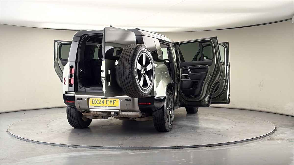 More views of Land Rover Defender 110