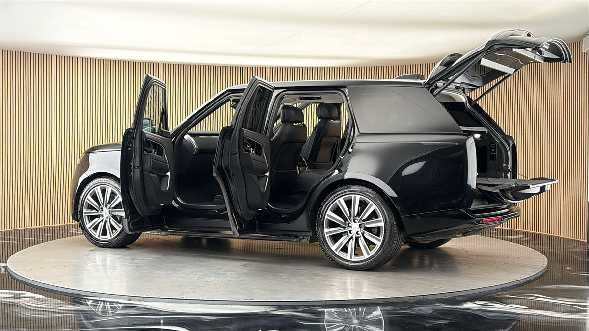 More views of Land Rover Range Rover