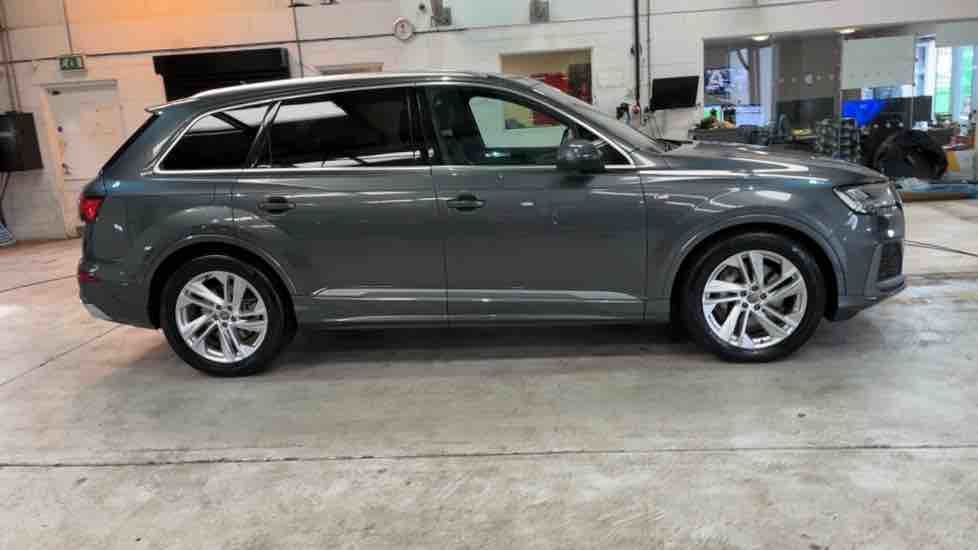 More views of Audi Q7