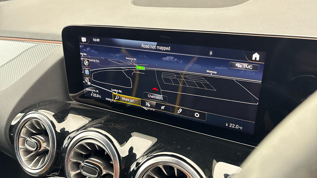 Mercedes-Benz GLA Image 17