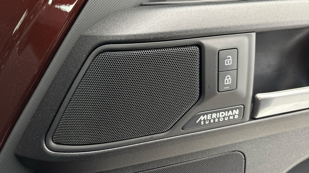 Land Rover Defender 110 Urban Image 27