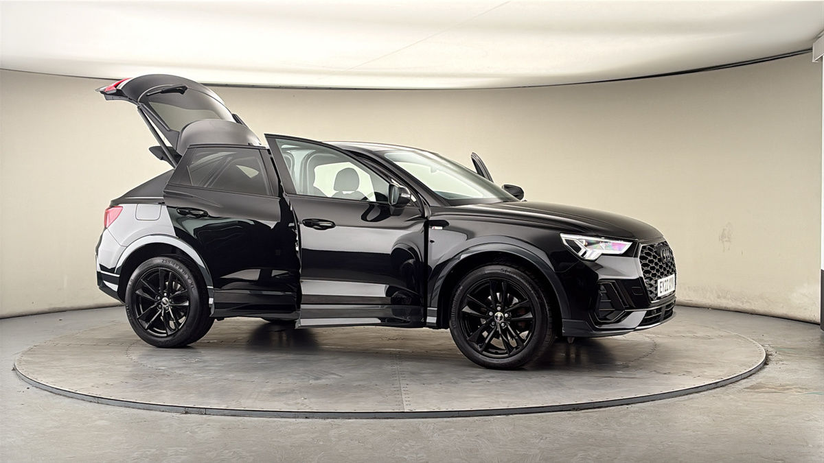 More views of Audi Q3