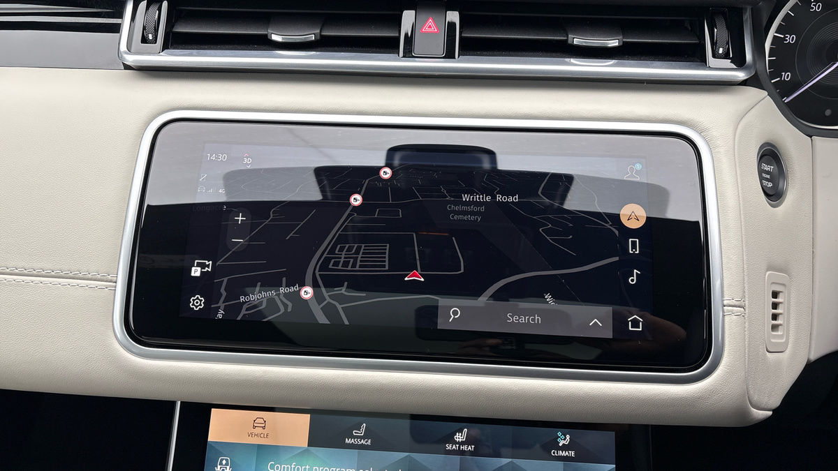 Land Rover Range Rover Velar Image 17