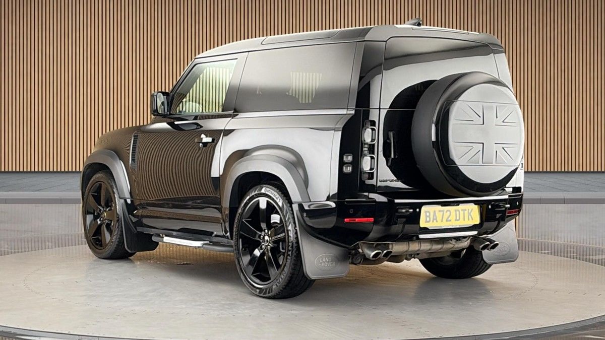 Land Rover Defender 90 Image 2