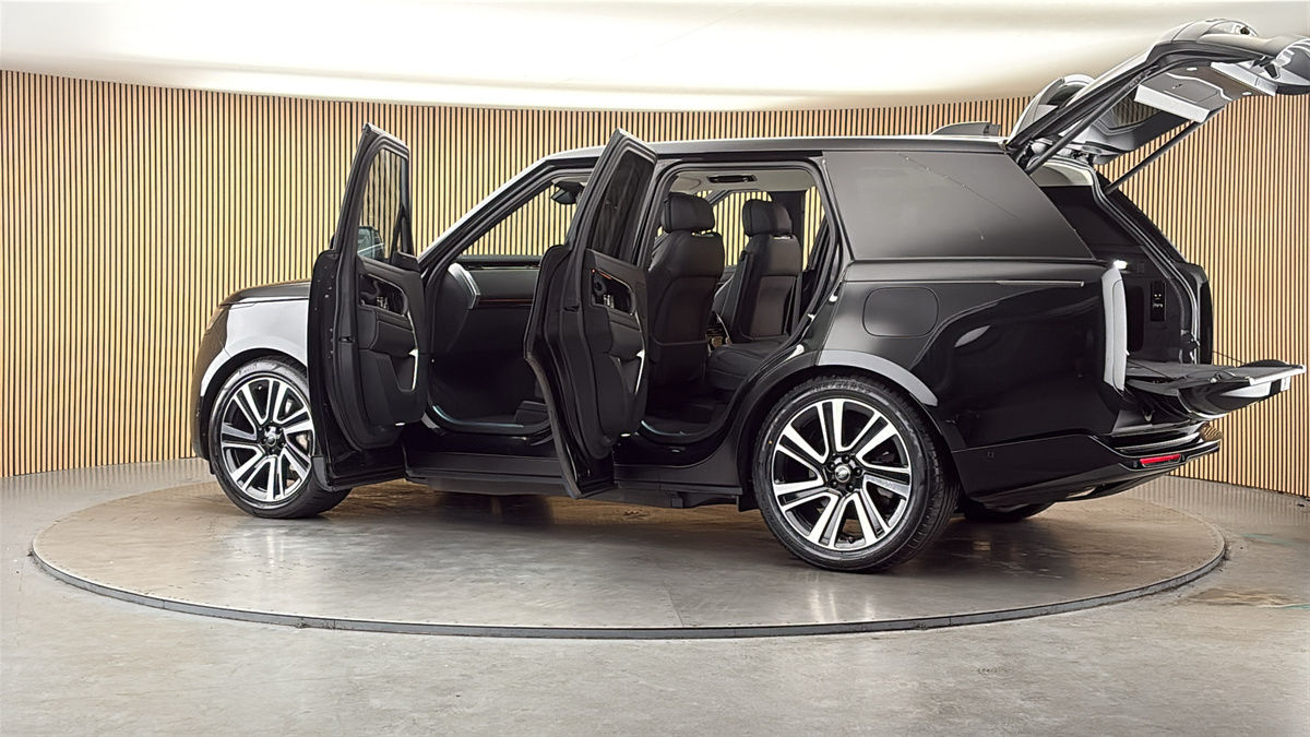 More views of Land Rover Range Rover