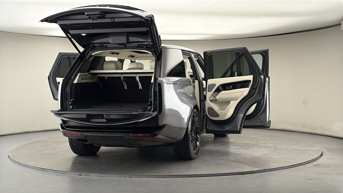 More views of Land Rover Range Rover