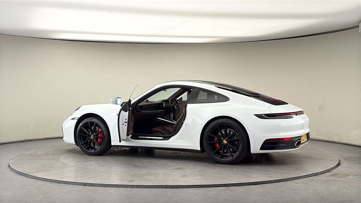 More views of Porsche 911