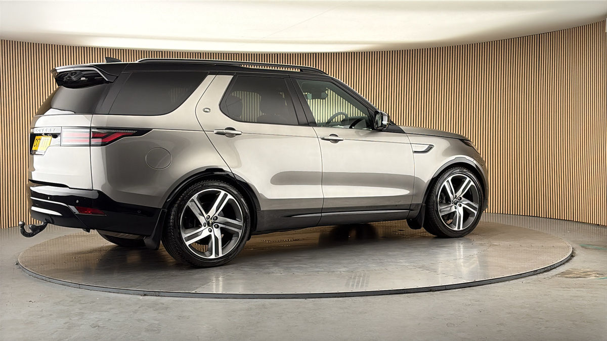 More views of Land Rover Discovery