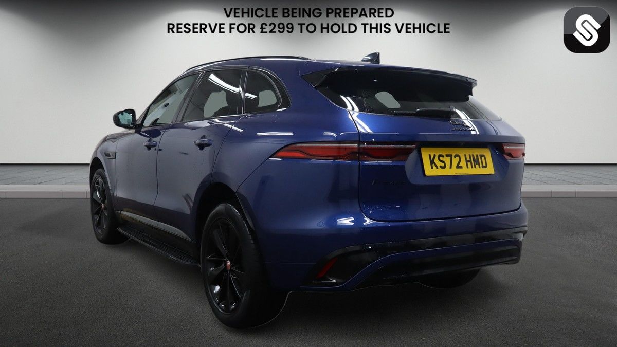 Jaguar F-PACE Image 3
