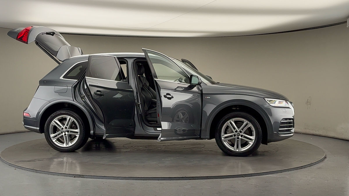 More views of Audi Q5