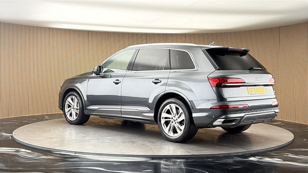 More views of Audi Q7