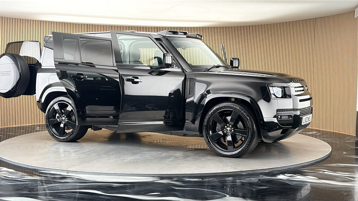More views of Land Rover Defender 110