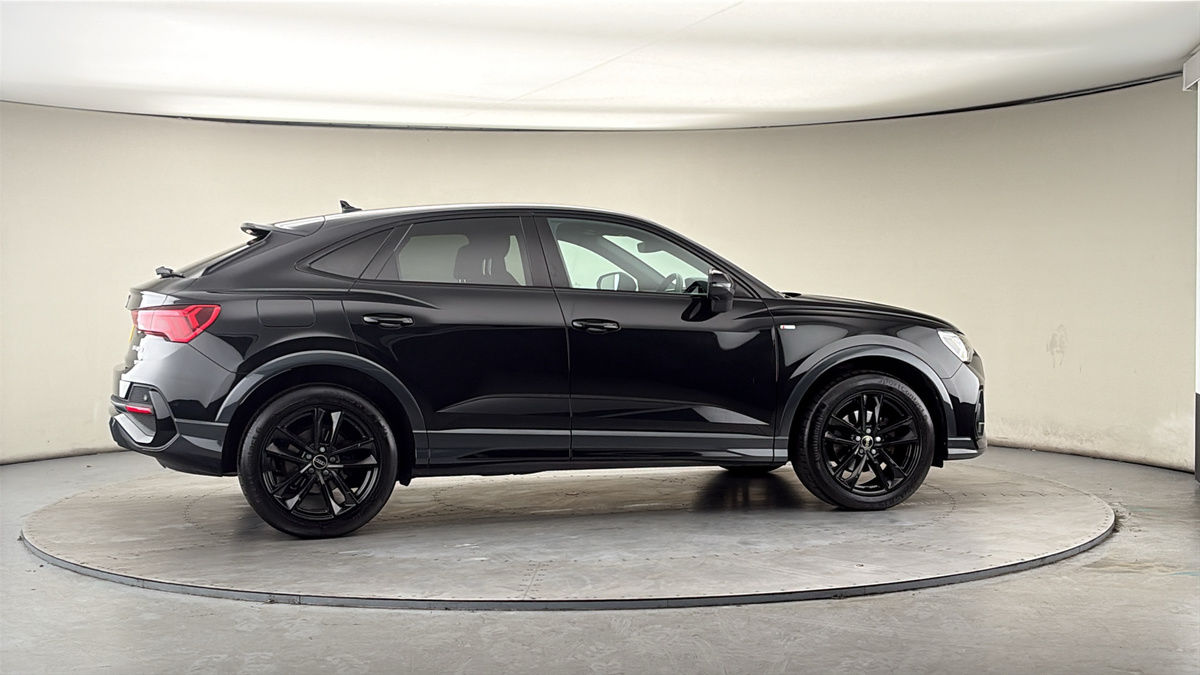 More views of Audi Q3