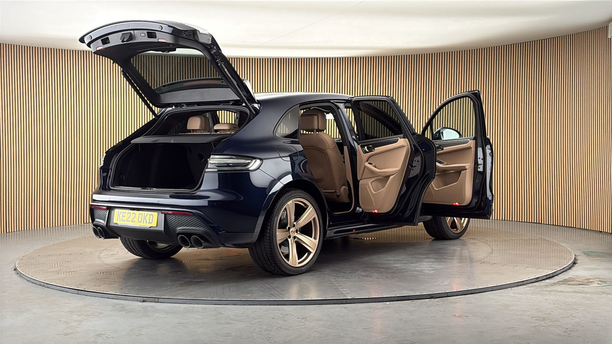 More views of Porsche Macan