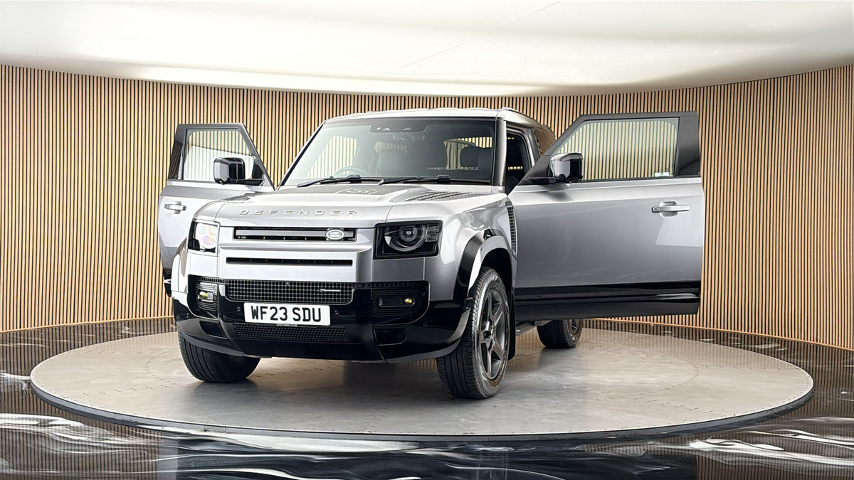 More views of Land Rover Defender 90