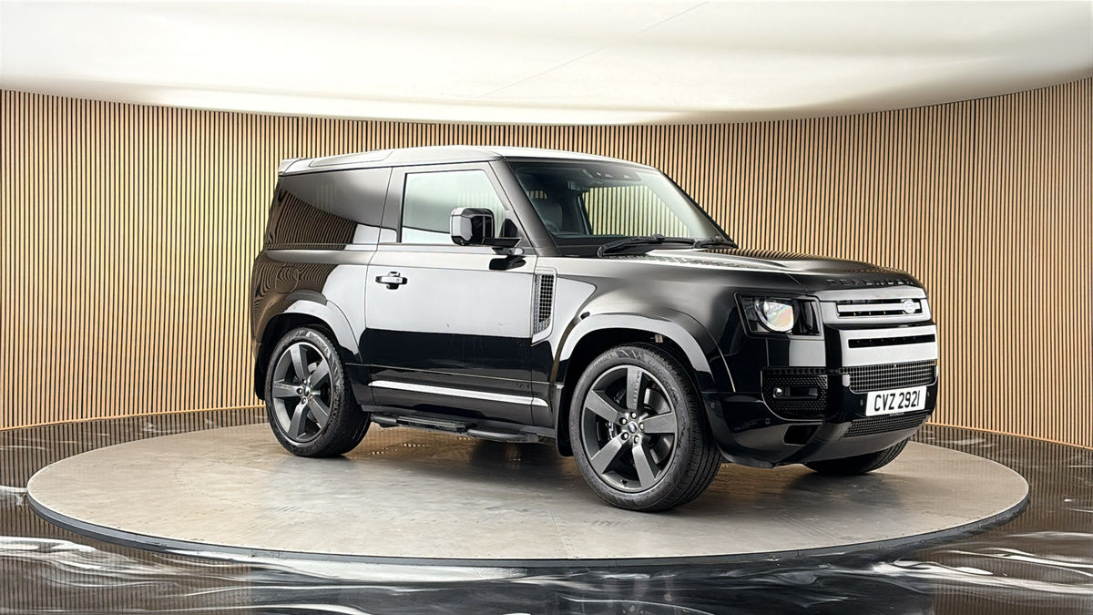 More views of Land Rover Defender 90