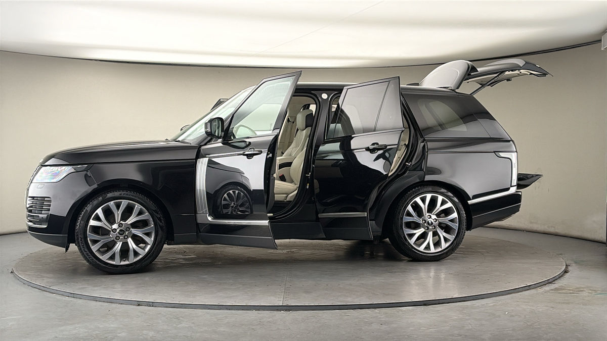 More views of Land Rover Range Rover