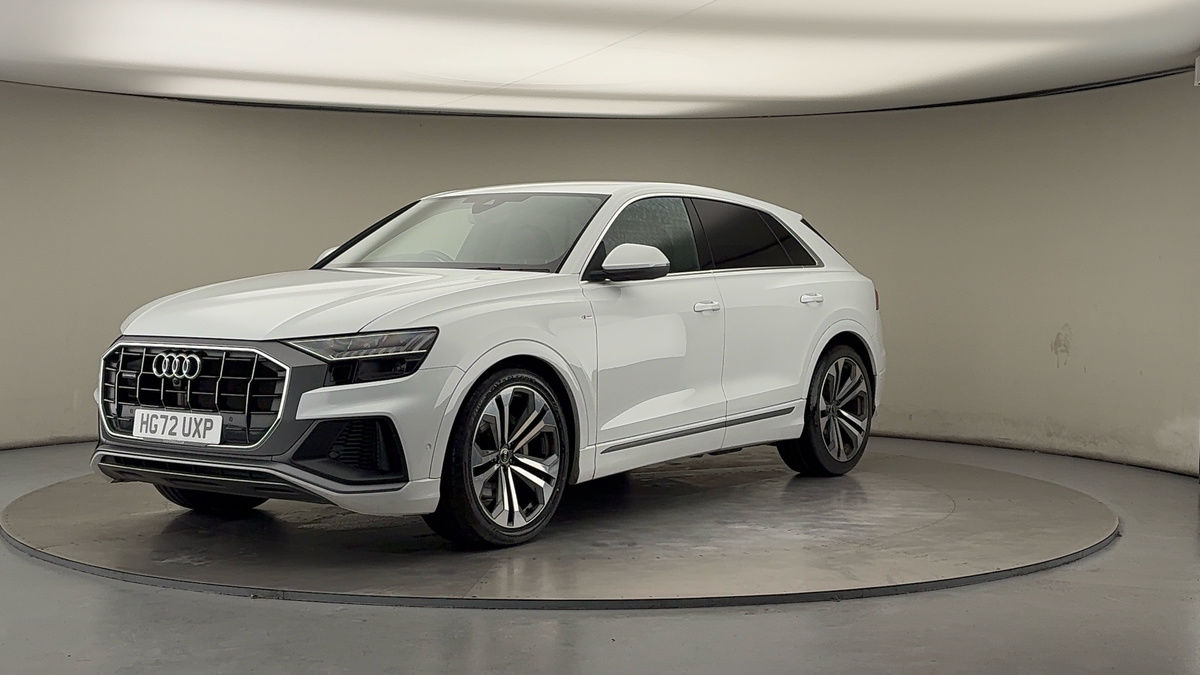 More views of Audi Q8