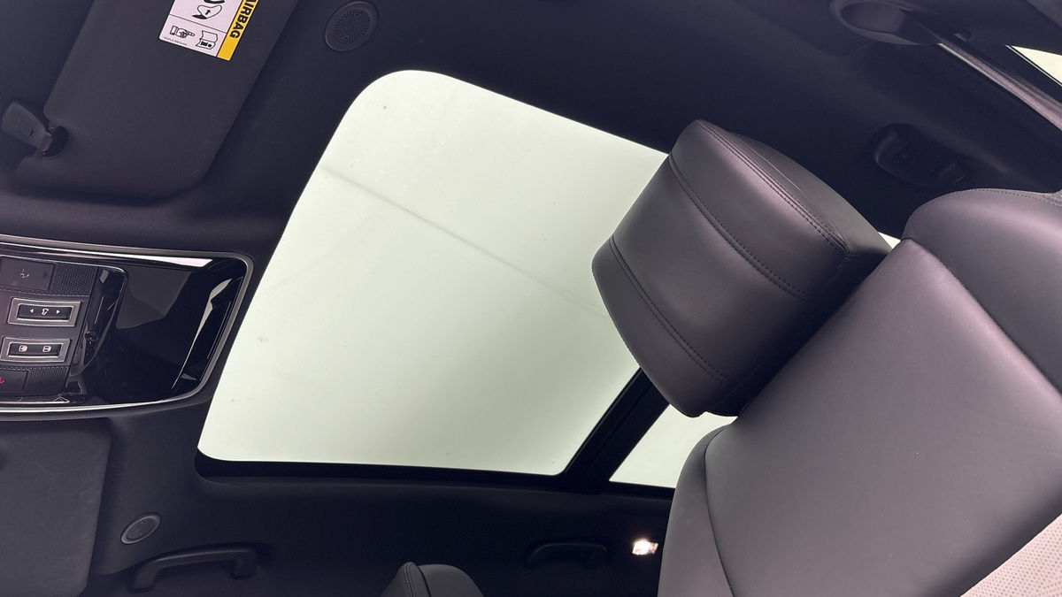 Land Rover Range Rover Velar Image 6