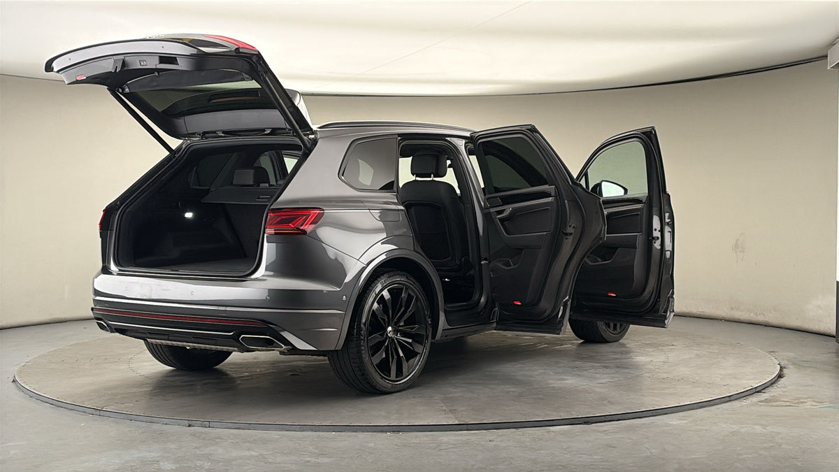 More views of Volkswagen Touareg