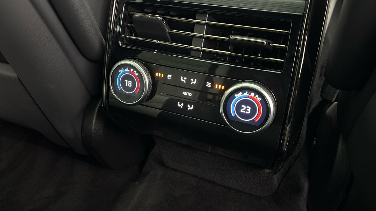 Land Rover Range Rover Sport Image 25