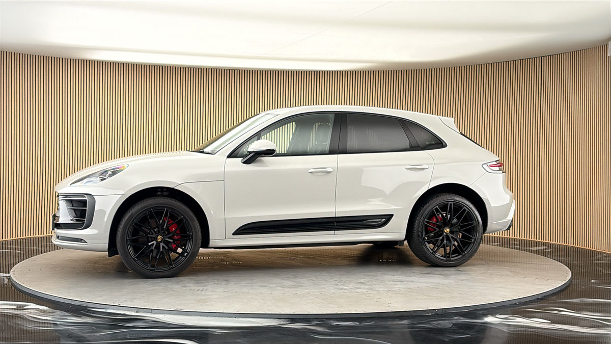 More views of Porsche Macan