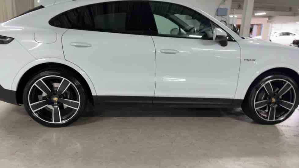 More views of Porsche Cayenne