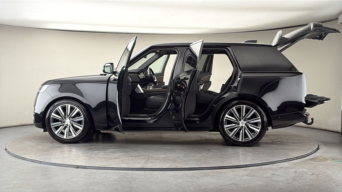 More views of Land Rover Range Rover