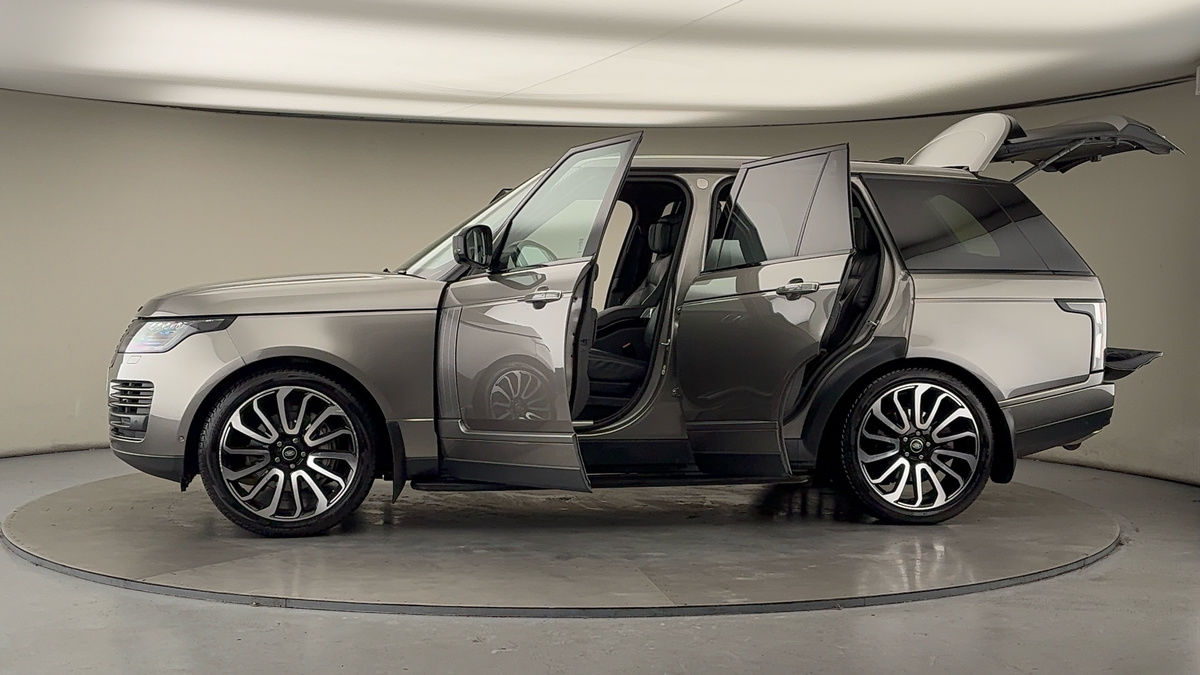 More views of Land Rover Range Rover