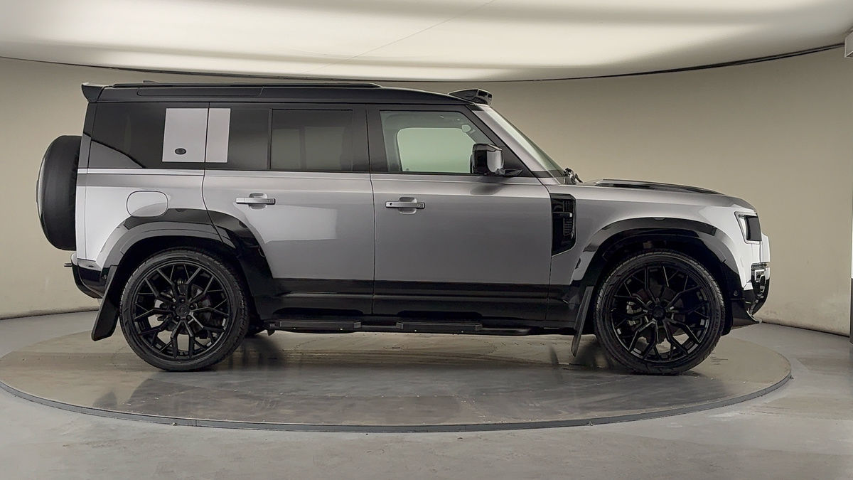 Land Rover Defender 110 Urban Image 16