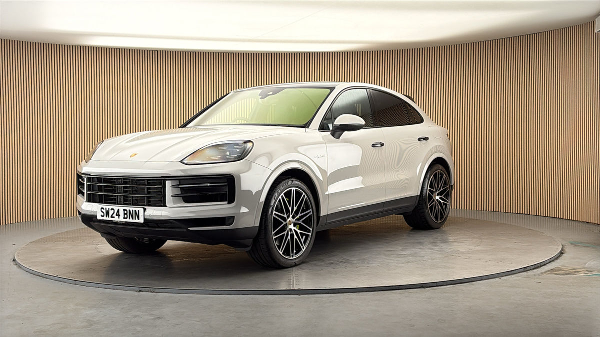 More views of Porsche Cayenne