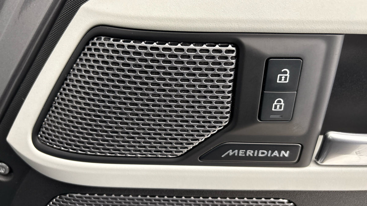 Land Rover Defender 90 Image 29