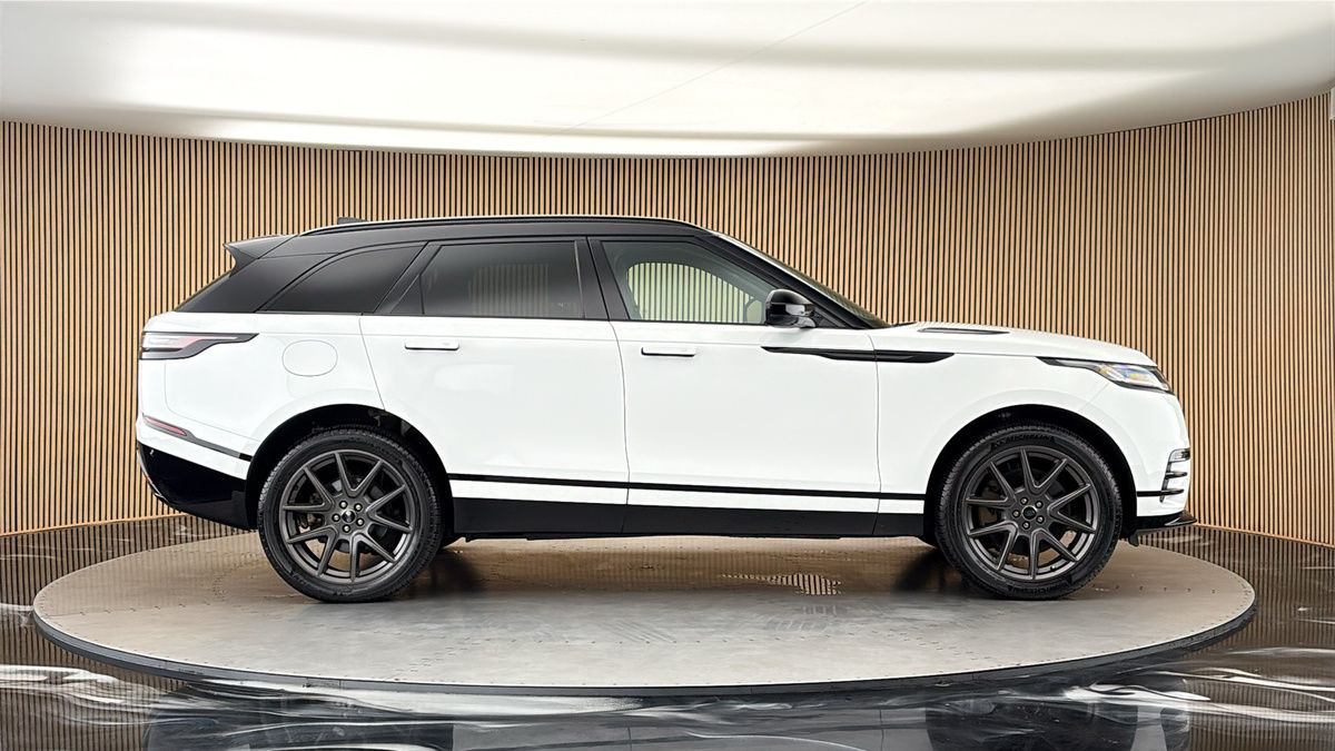Land Rover Range Rover Velar Image 16