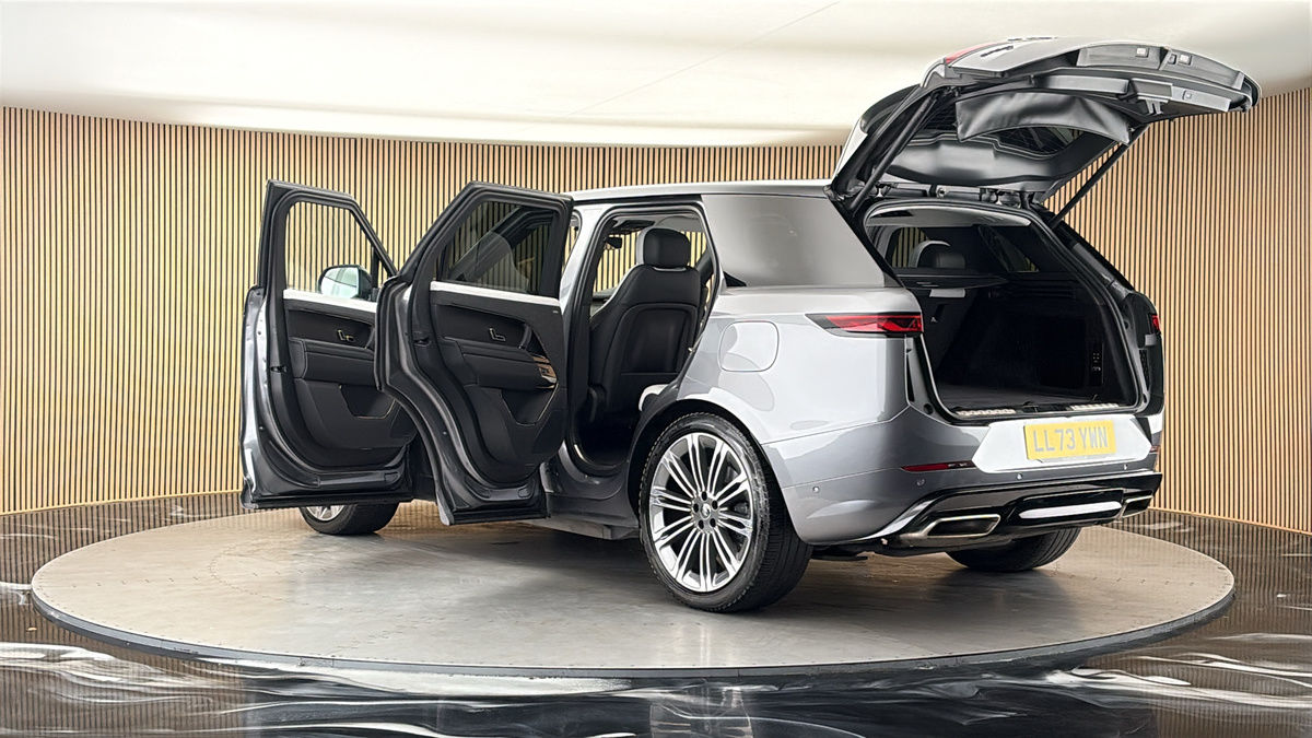 More views of Land Rover Range Rover Sport