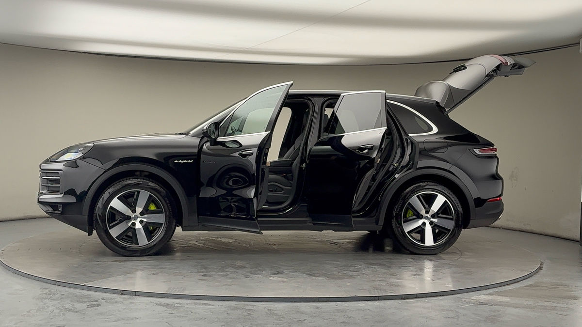 More views of Porsche Cayenne