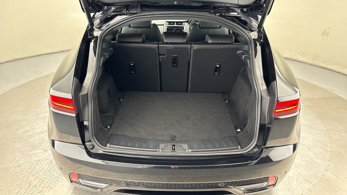 Jaguar E-PACE Image 11