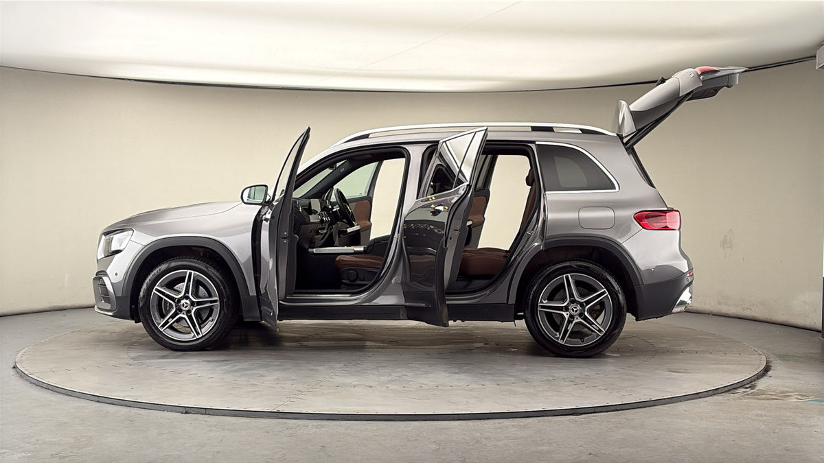 More views of Mercedes-Benz GLB